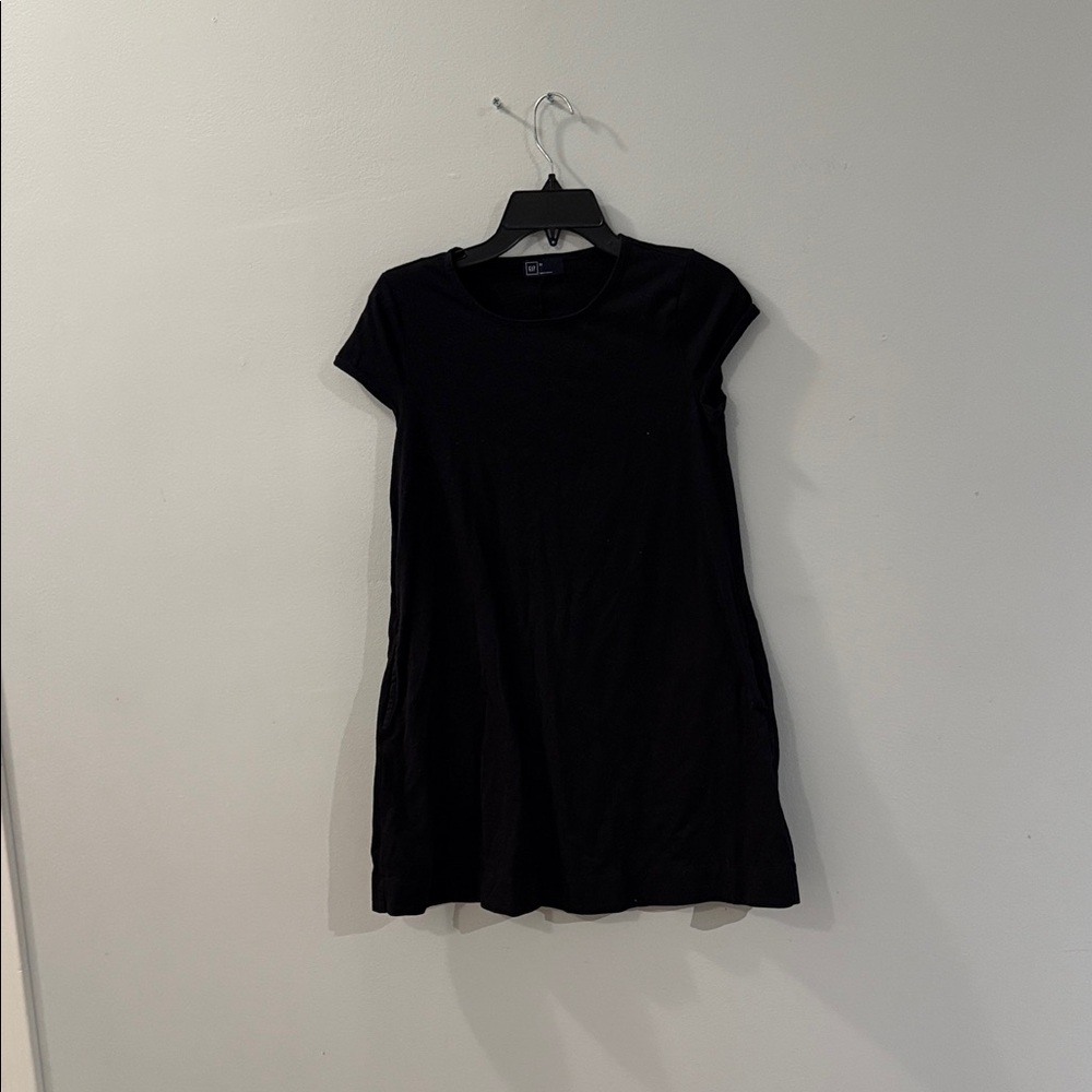 GAP Dark Short Sleeve Top